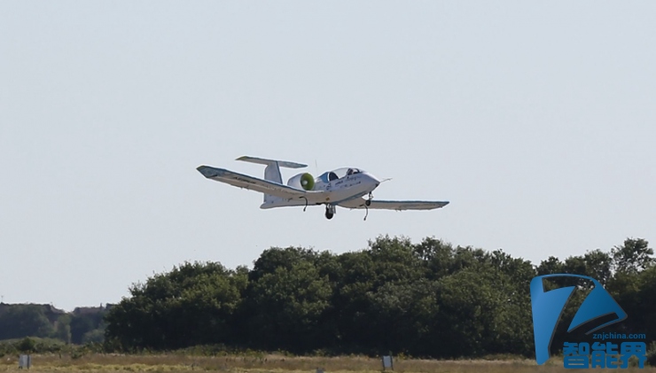 全電動飛機首次飛越英吉利海峽